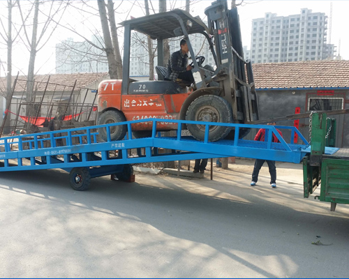 移動式登車橋 移動式登車橋
